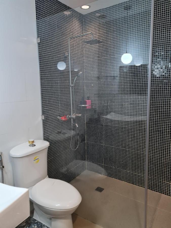 ماكاتي Huge Condo Unit Near Burgos Circle, St Lukes, Shangri-La - P Hamptons T1 المظهر الخارجي الصورة